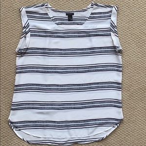 ANN TAYLOR shirt. Size L.